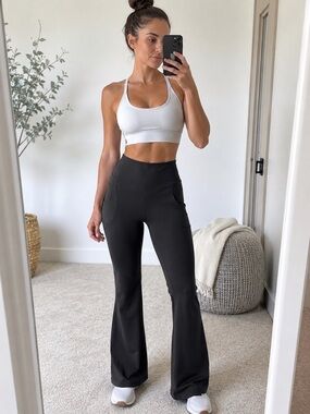 Halara UltraSculpt Flare Yoga Pants Med Pt Sculpting Tummy Control Pockets NEW